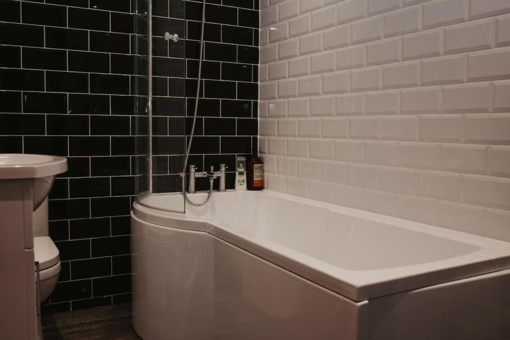 The Turner - - By Goldex Coastal Breaks Margate